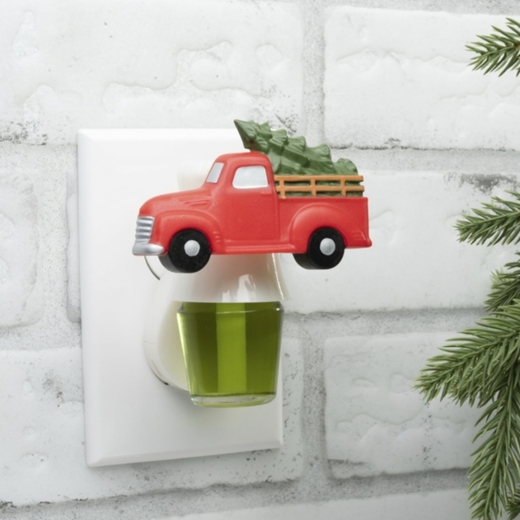 3 Pc Fragrance Oil Diffuser Bundle -  Gnome, Red Truck & Fa La La Stocking - Picture 7 of 12